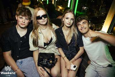 Party Bild aus dem Weekend Club Berlin vom 14.06.2024